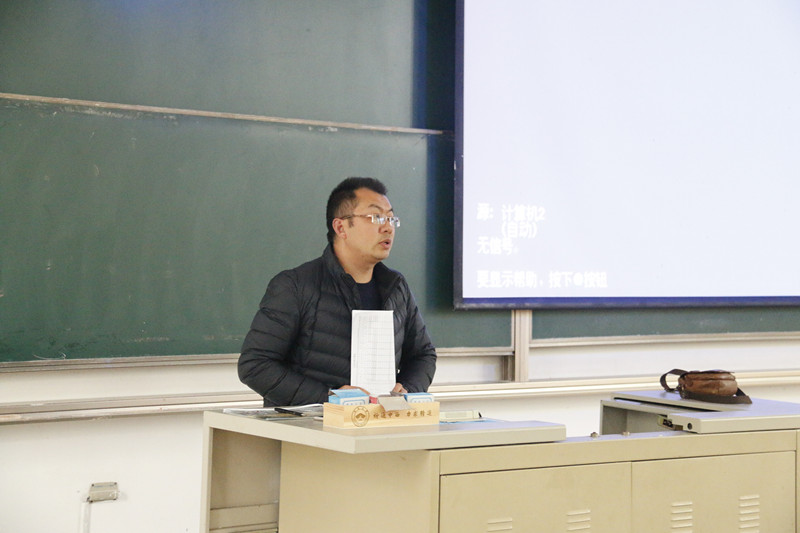 年级大会1.jpg